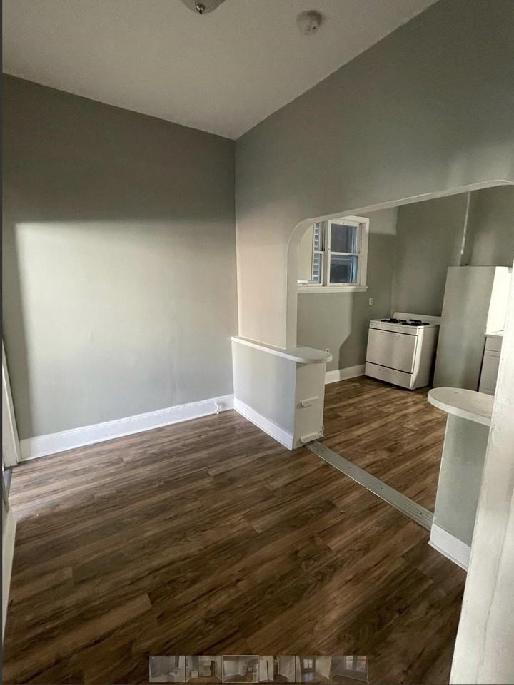 541 27th St #1 - Photo 2 of 8