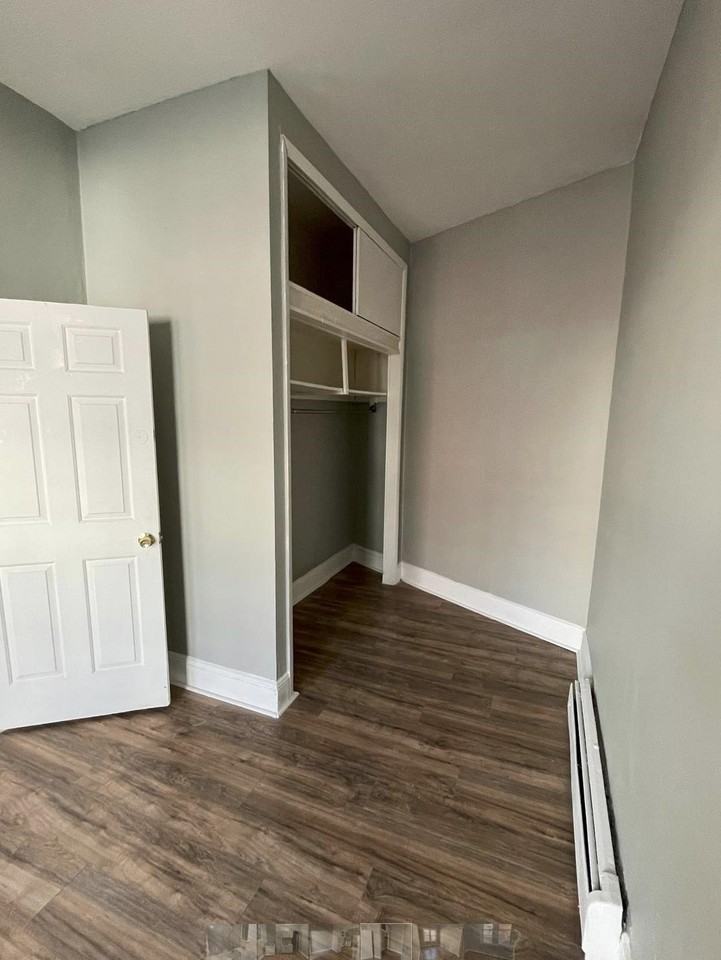 541 27th St #1 - Photo 5 of 8