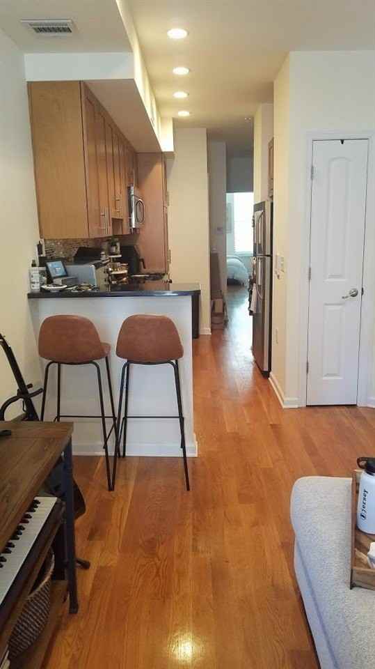 525 Adams St #4L - Photo 4 of 7