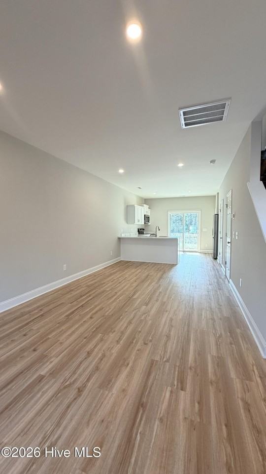 197 Loren Rd - Photo 4 of 18