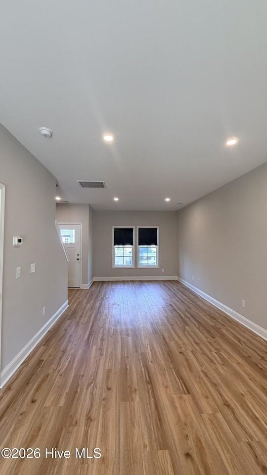 197 Loren Rd - Photo 5 of 18