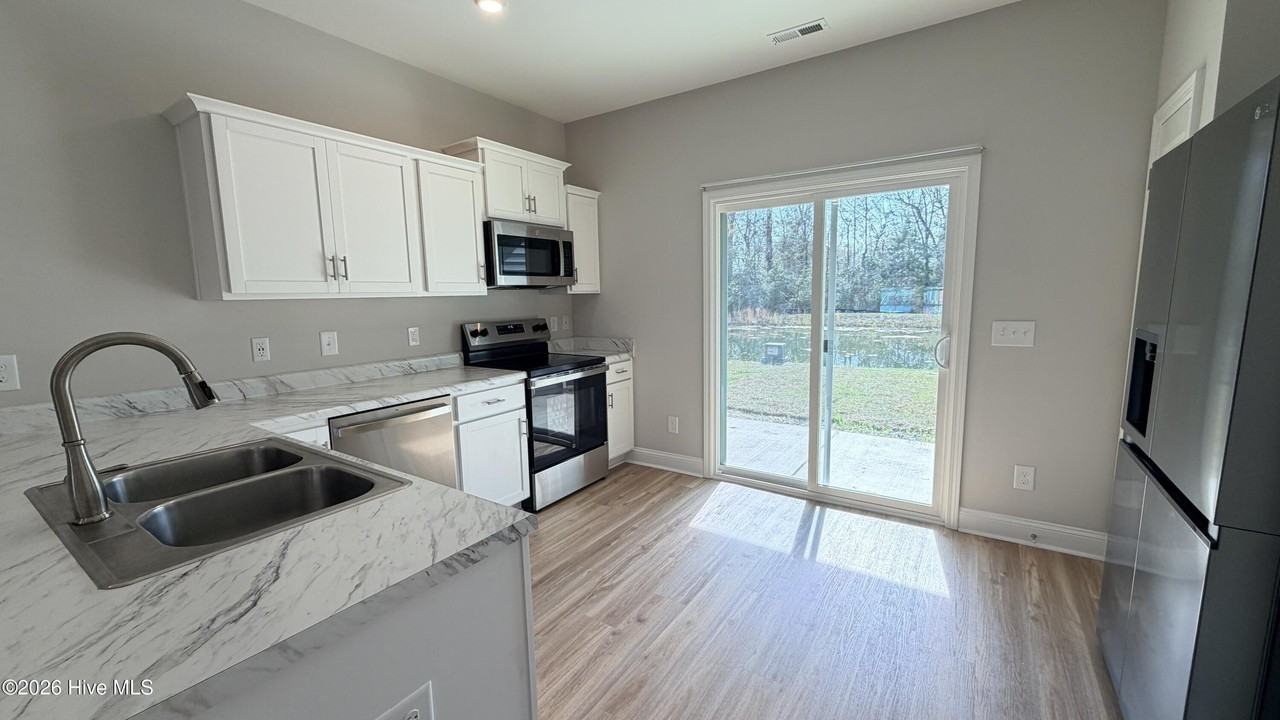 197 Loren Rd - Photo 6 of 18