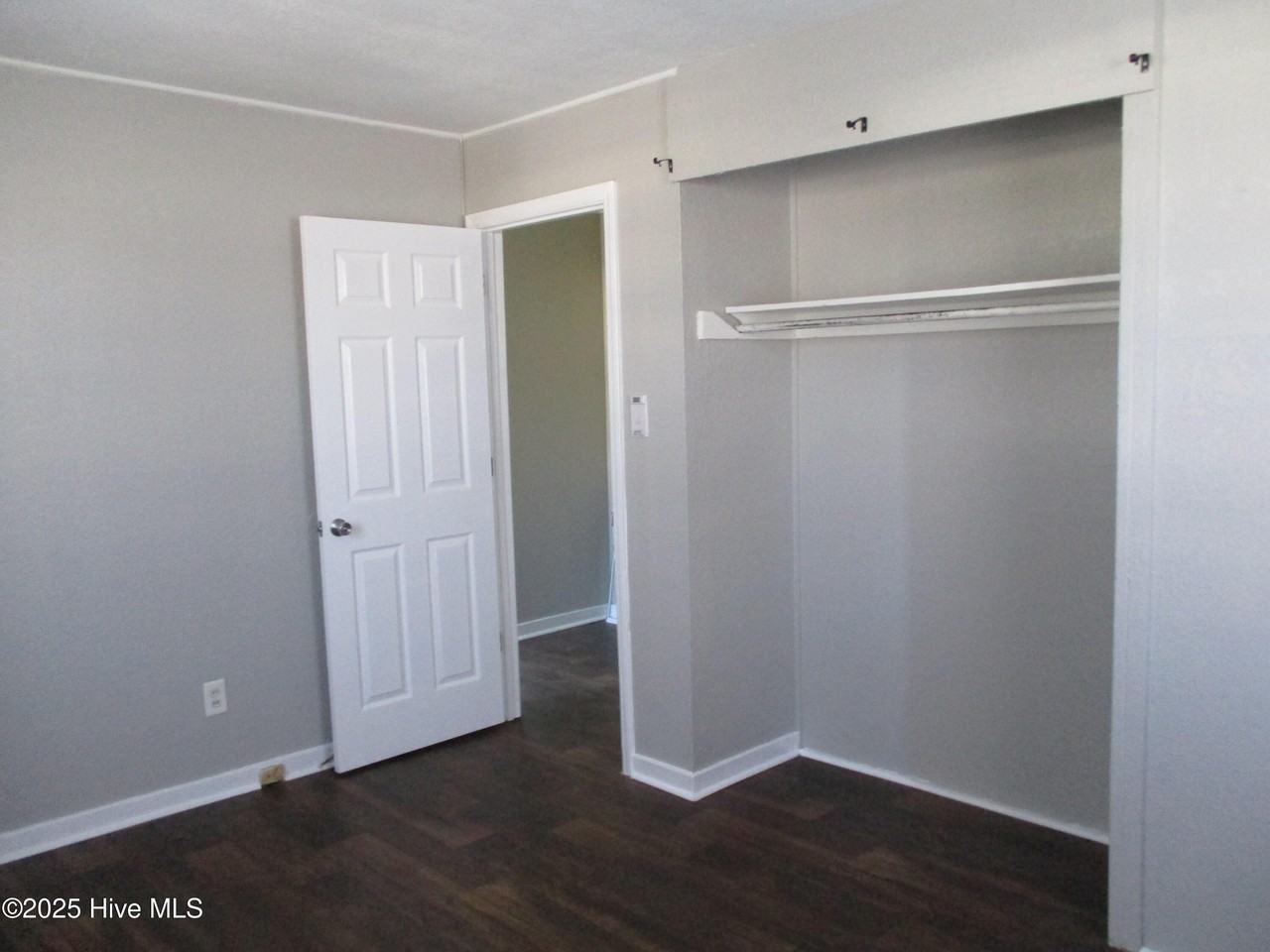 1223 Davis St - Photo 7 of 7