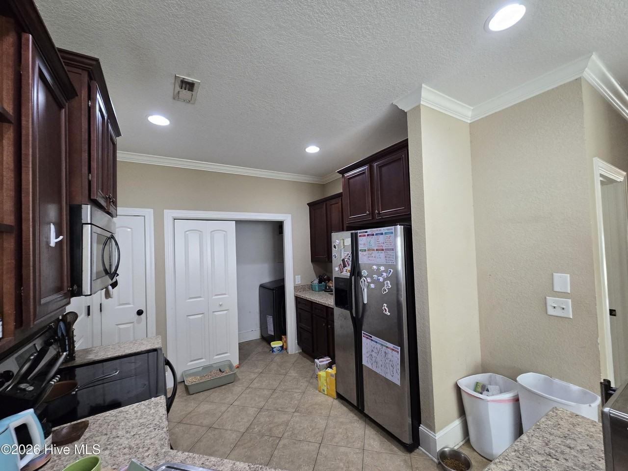 3404 Ellsworth Dr Unit B - Photo 4 of 12