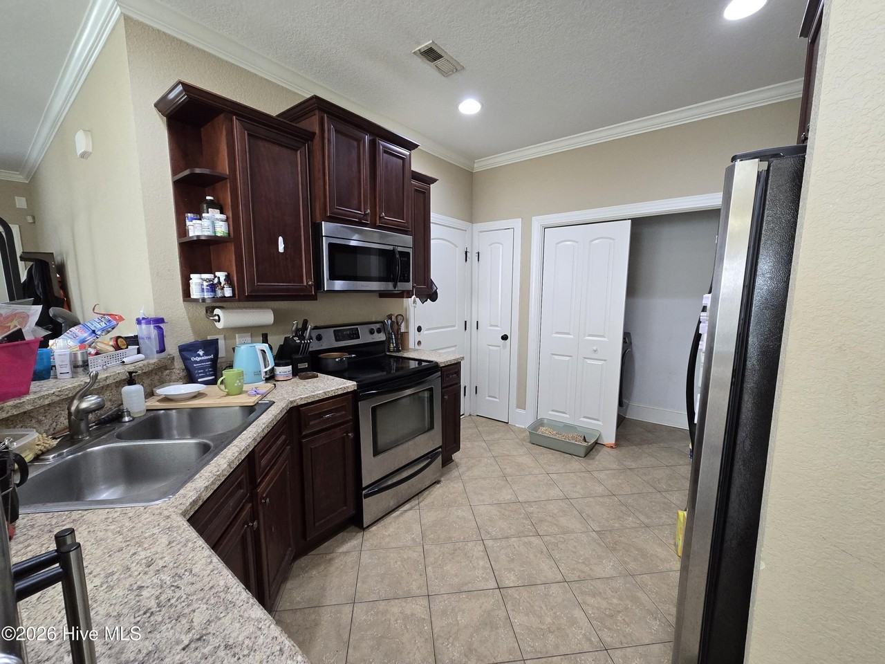 3404 Ellsworth Dr Unit B - Photo 5 of 12