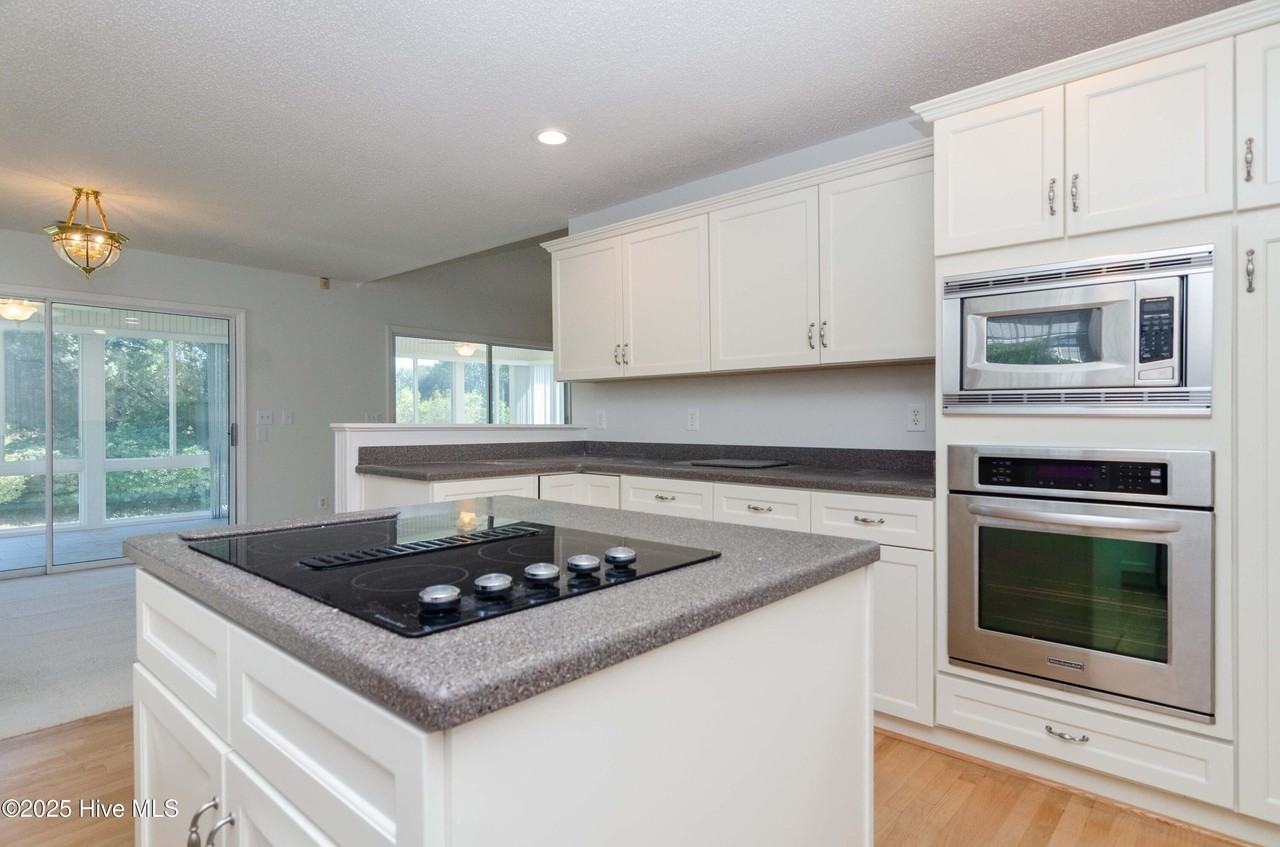 340 Palmer Way - Photo 4 of 28