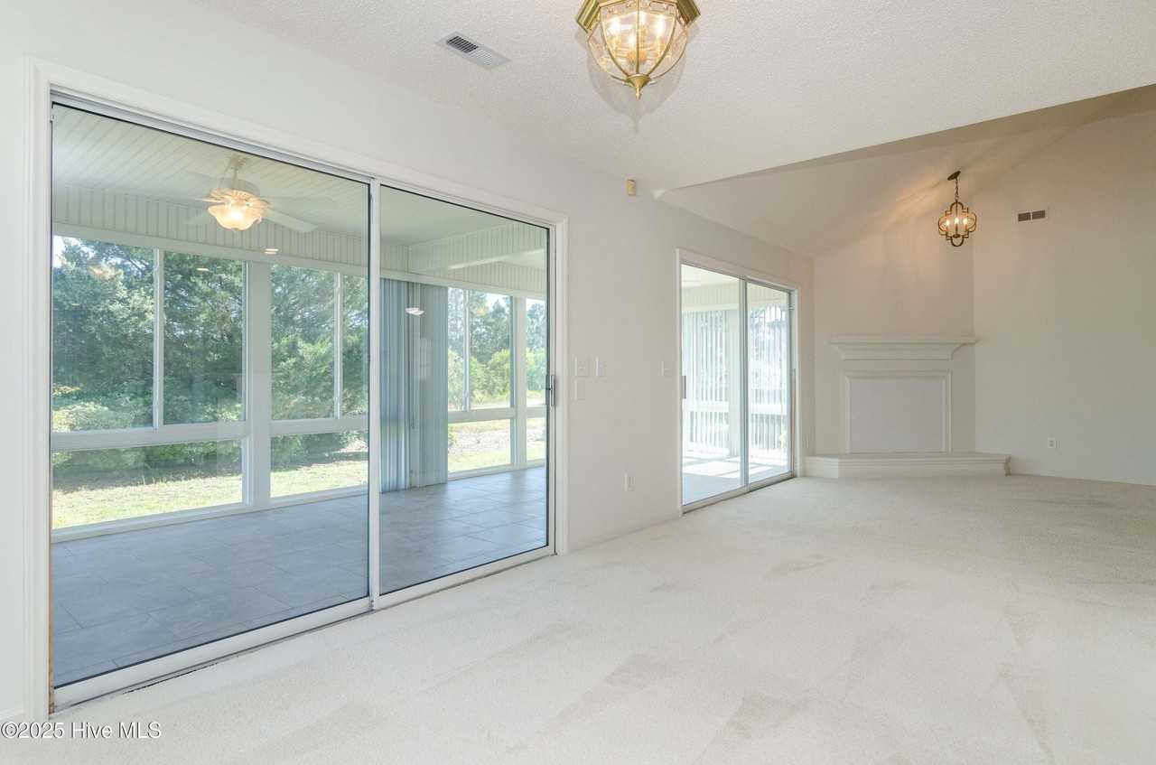 340 Palmer Way - Photo 5 of 28