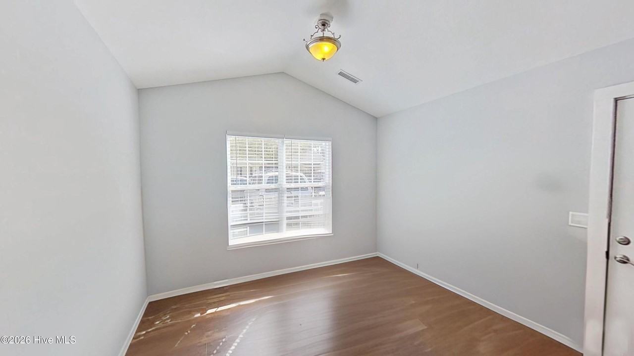 4241 Sunglow Dr - Photo 3 of 20