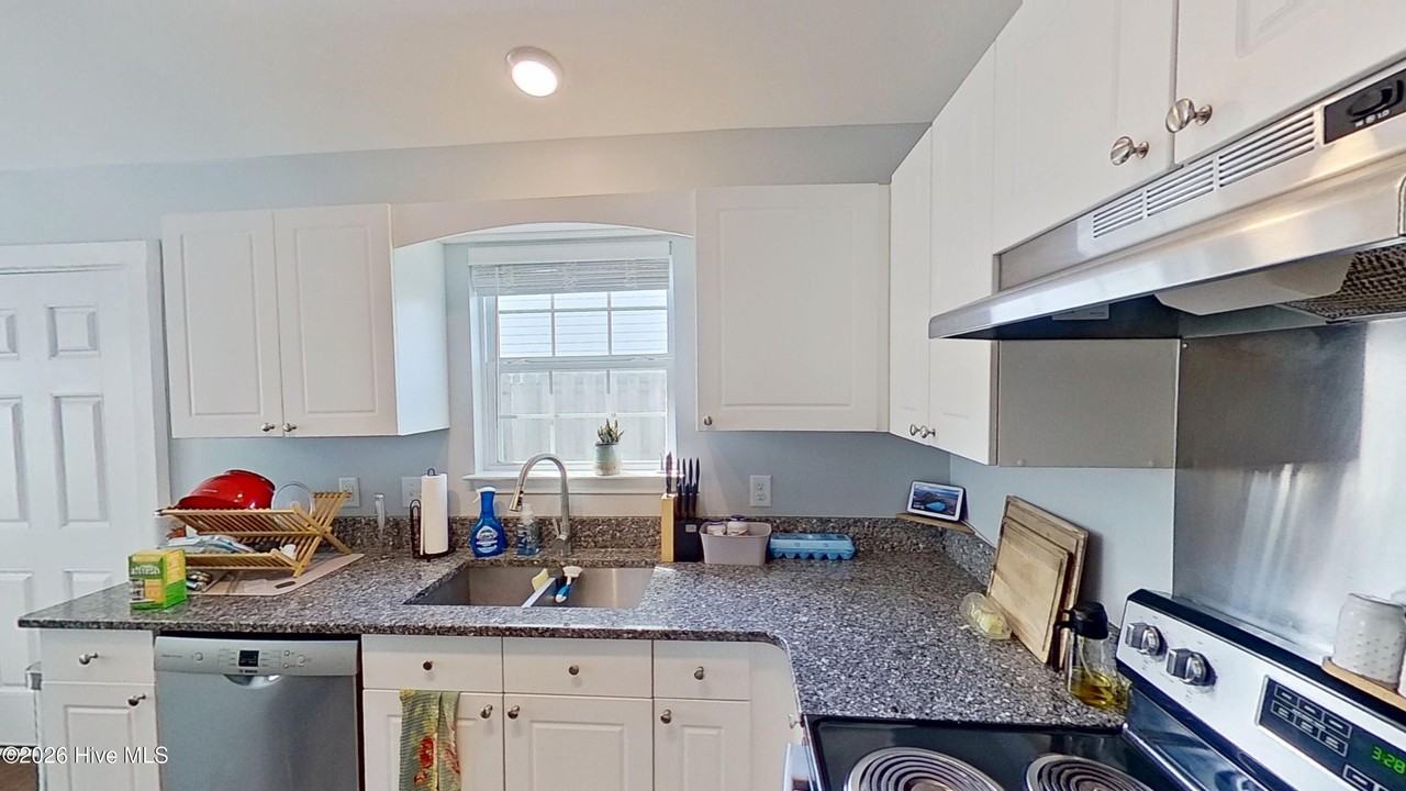 4241 Sunglow Dr - Photo 7 of 20