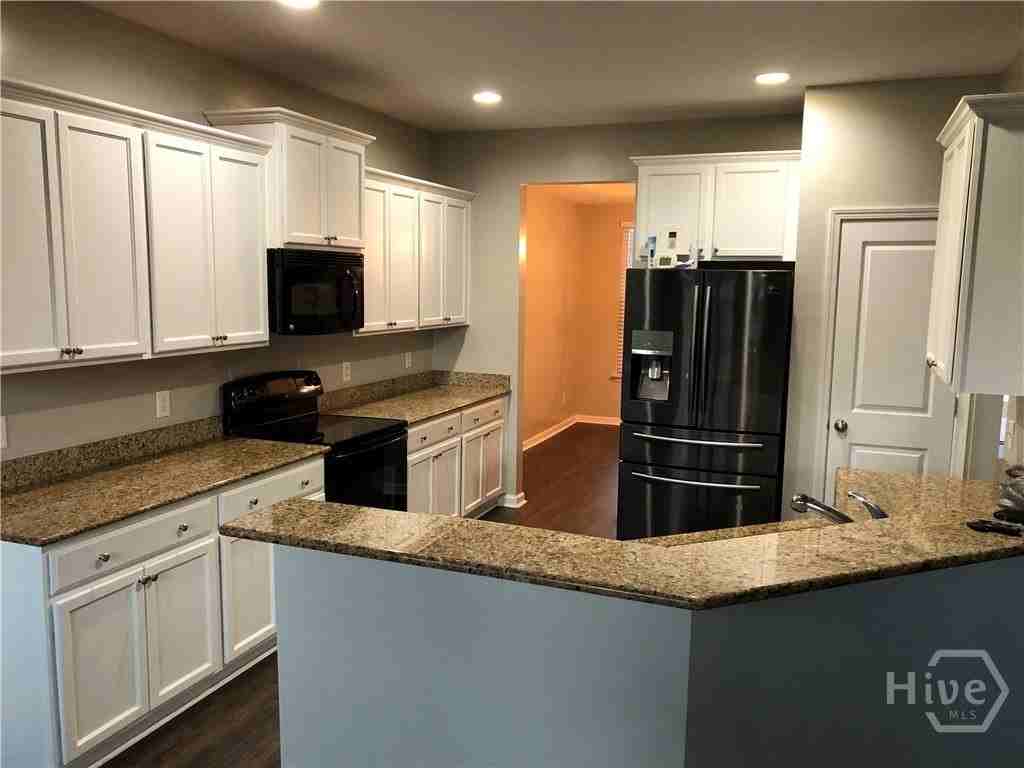 93 Coopers Ln - Photo 4 of 15