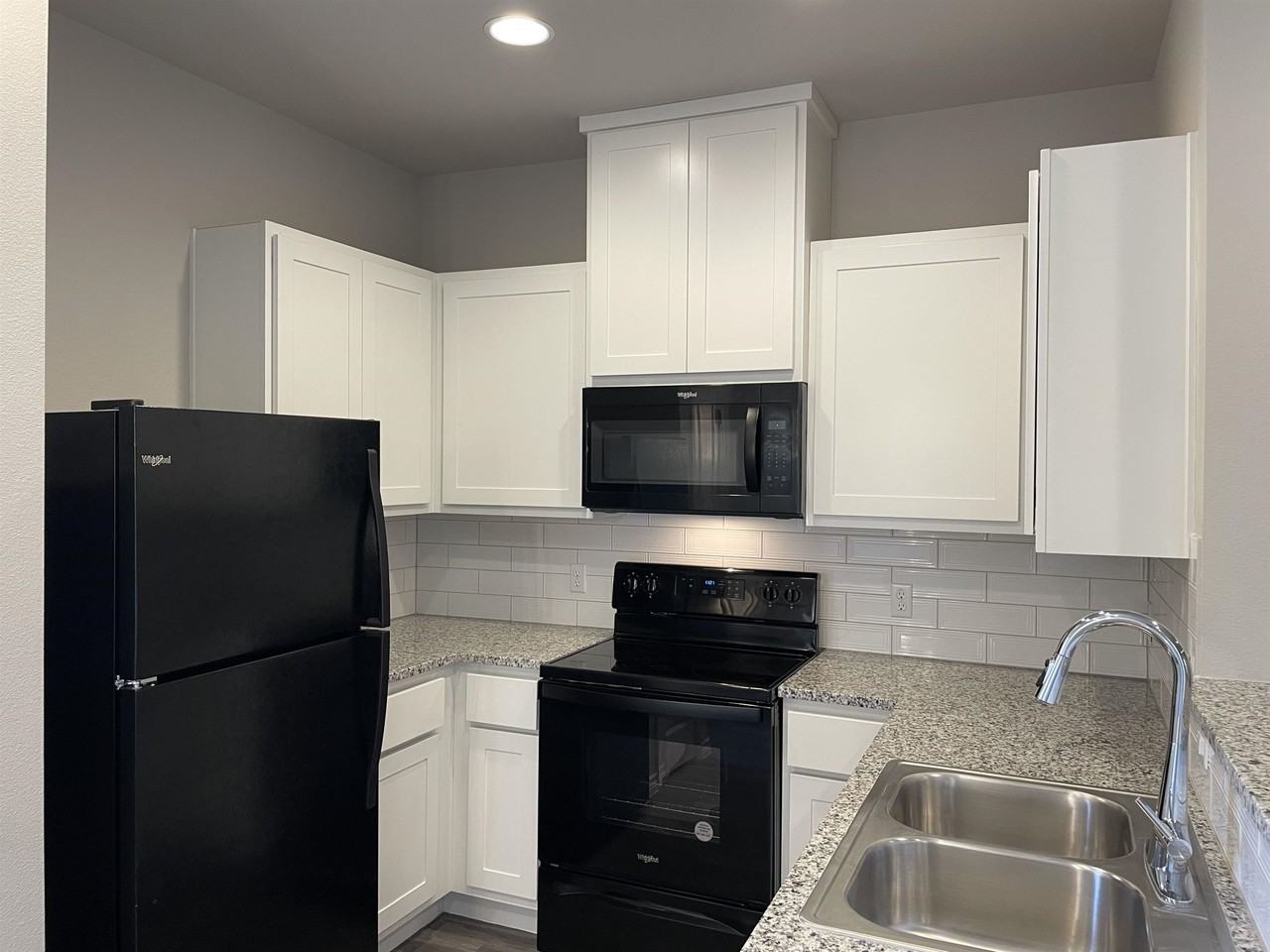 107 Peruna Dr - Photo 3 of 24