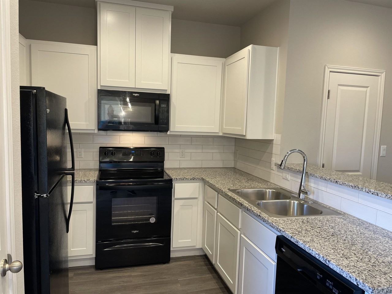 107 Peruna Dr - Photo 4 of 24