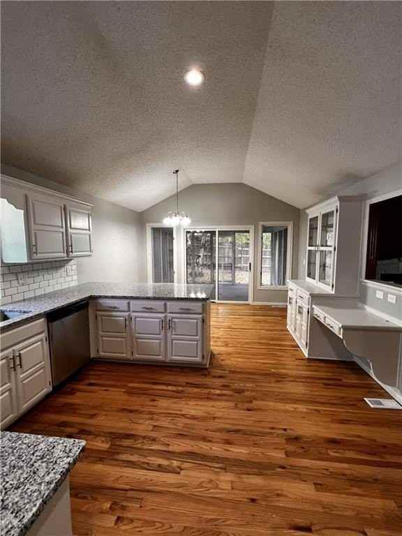 4509 SE Jamestown Drive - Photo 6 of 11