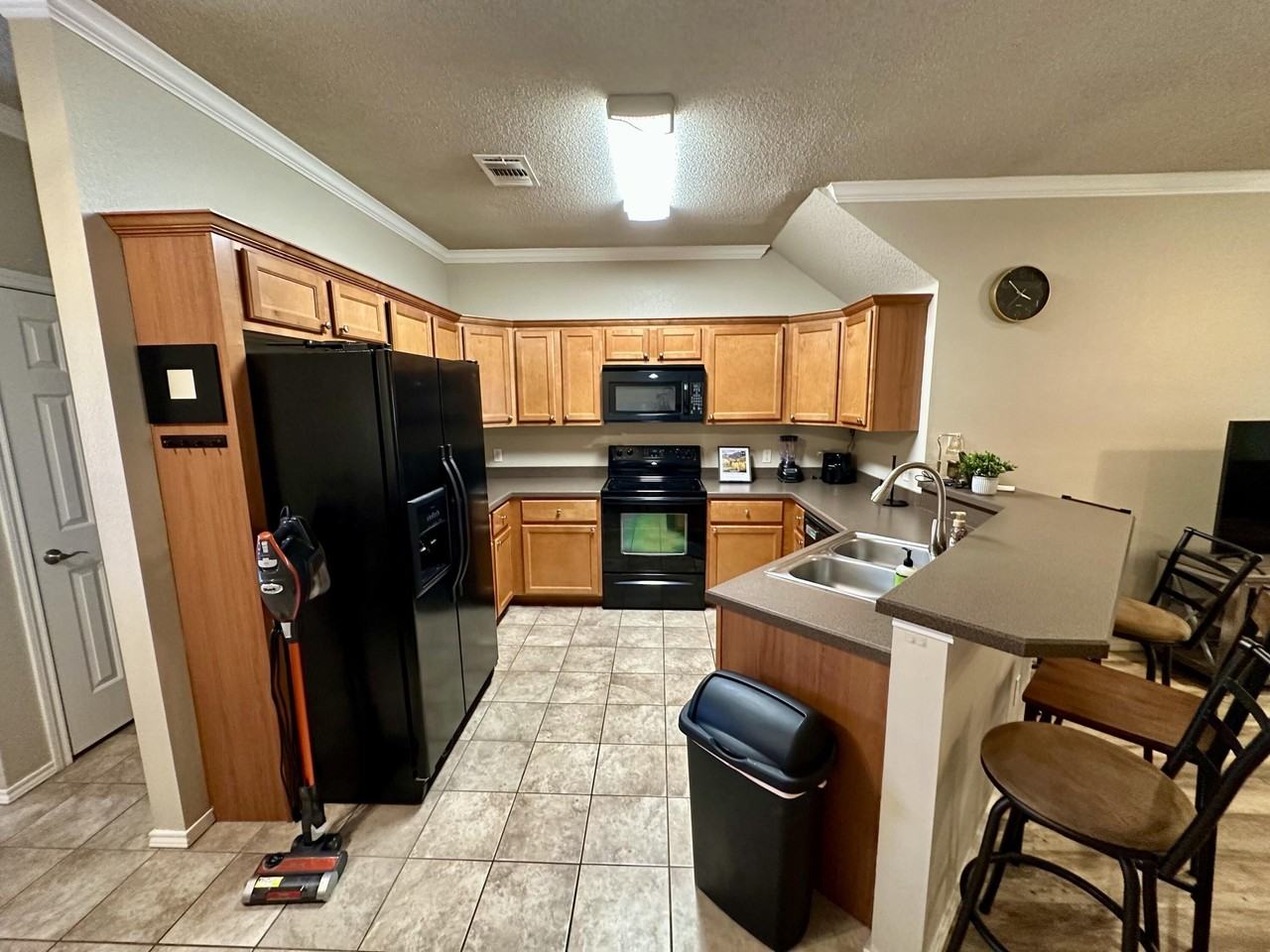 2108 Main St - Photo 3 of 10