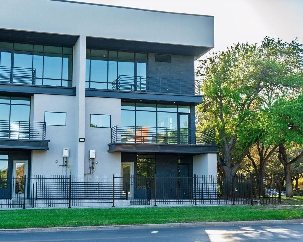 8120 Stillmeadow Ct - Photo 3 of 16