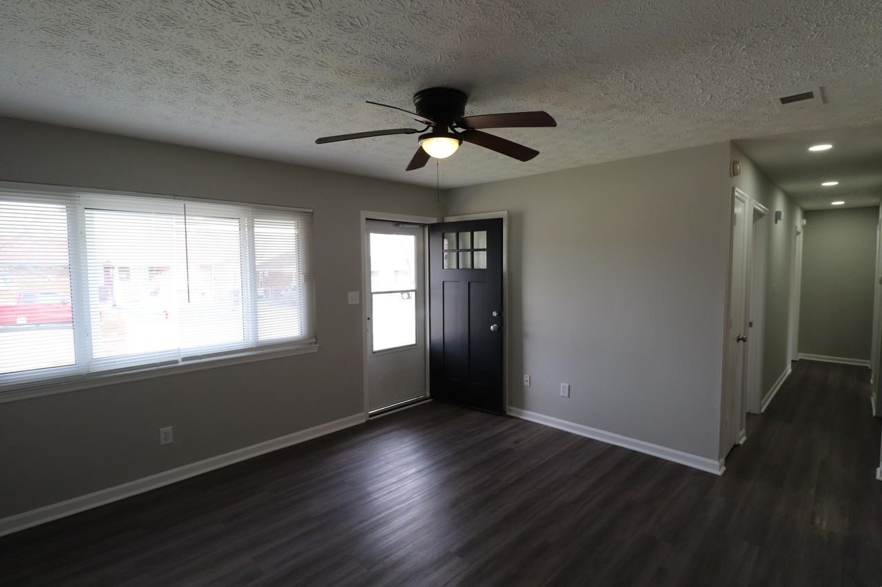 521 Foxwood Dr - Photo 6 of 17