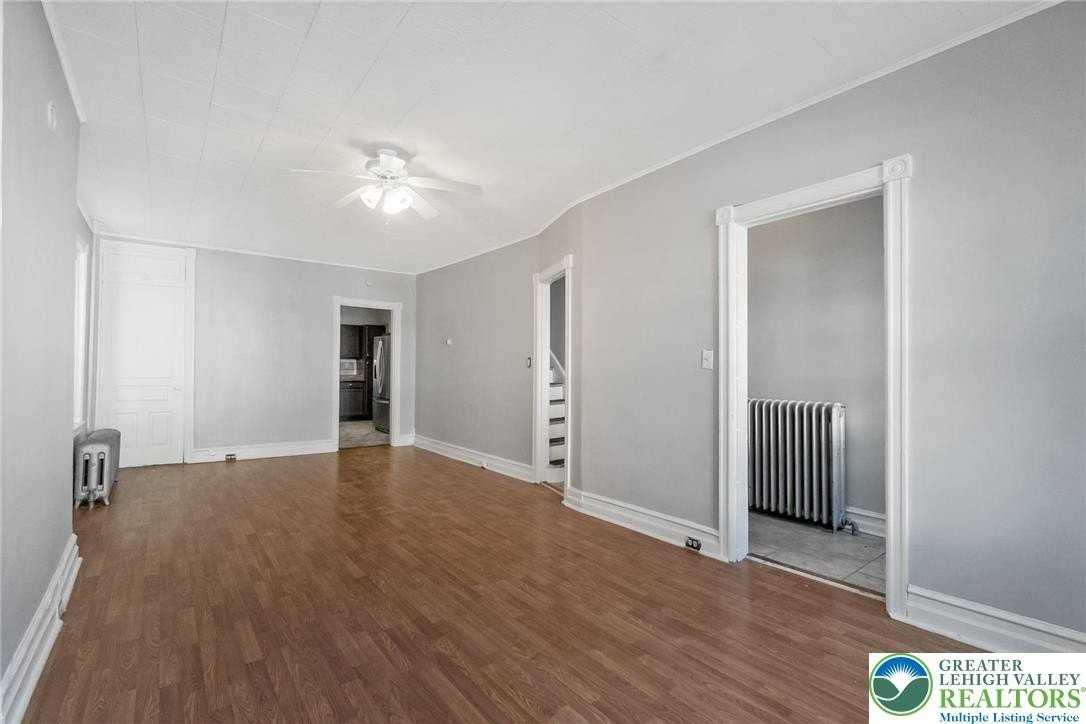 422 Ridge Ave - Photo 5 of 39