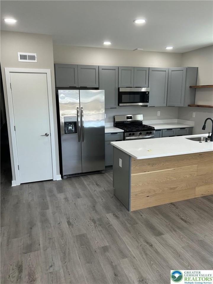 55 E Elizabeth Ave Unit 1 - Photo 4 of 13