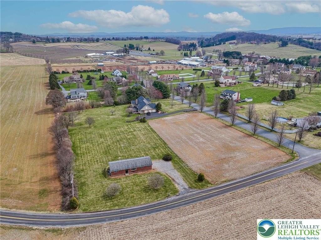 10108 Dietrich Rd - Photo 5 of 36