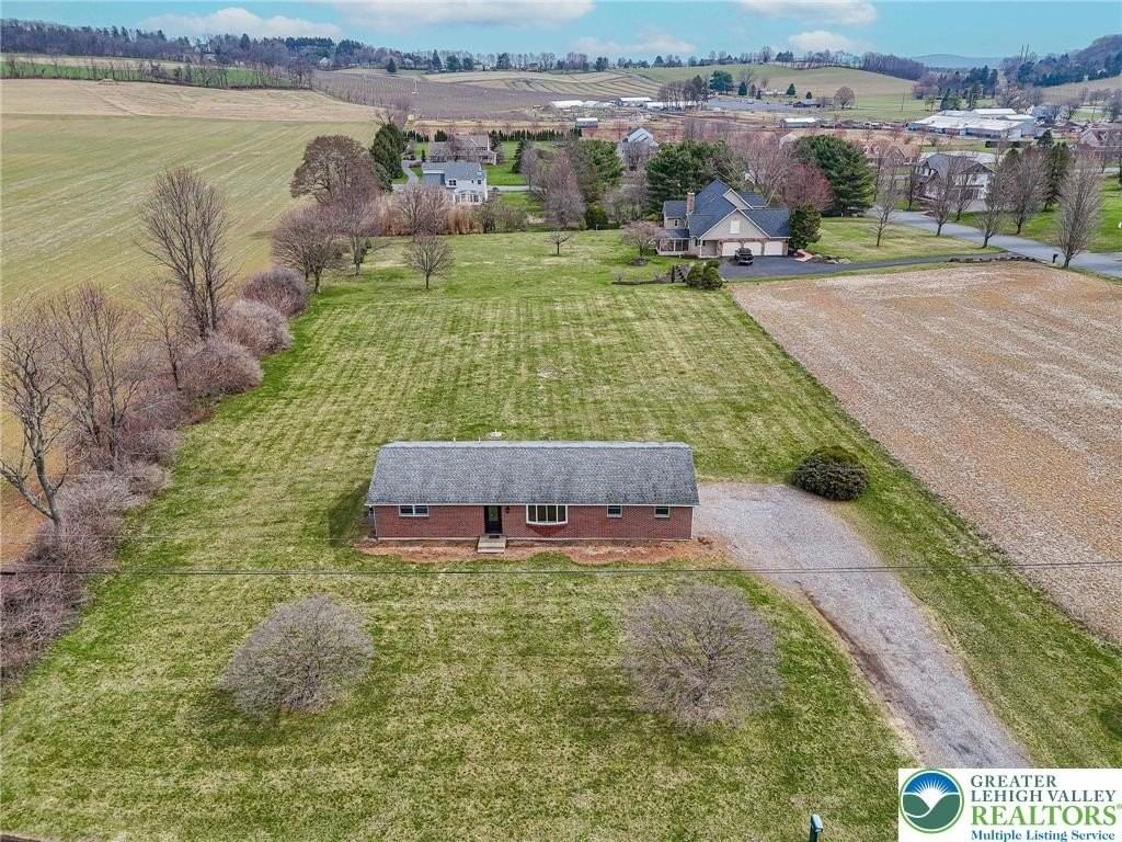 10108 Dietrich Rd - Photo 7 of 36