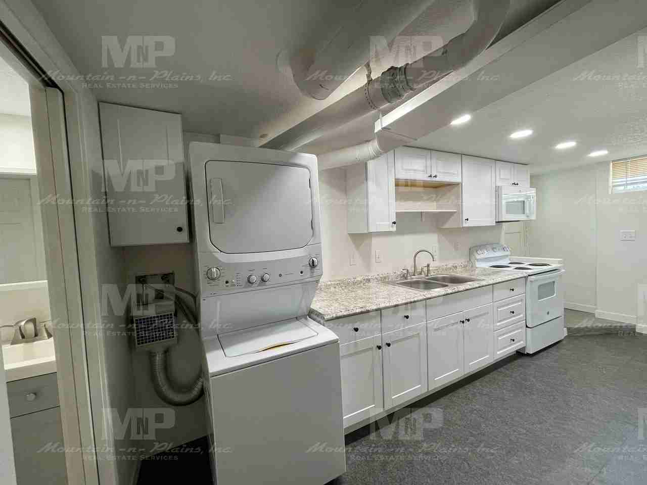 610 S Loomis Ave #B - Photo 5 of 9