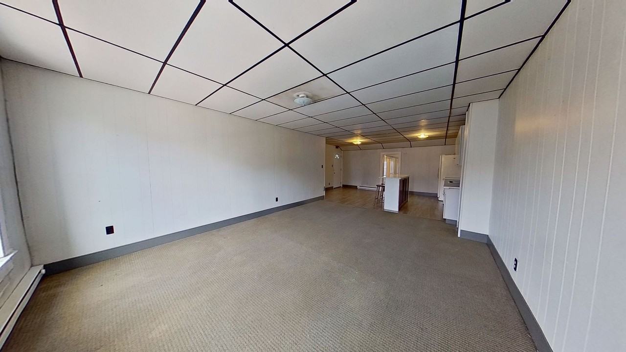 121B S Main St - Photo 4 of 8