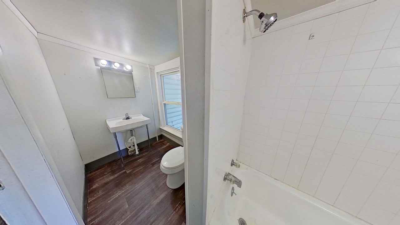 121B S Main St - Photo 5 of 8