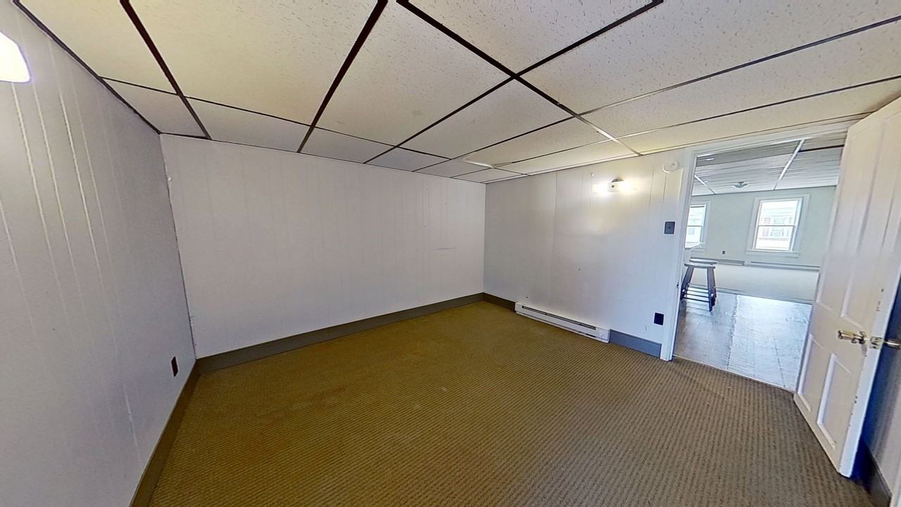 121B S Main St - Photo 6 of 8