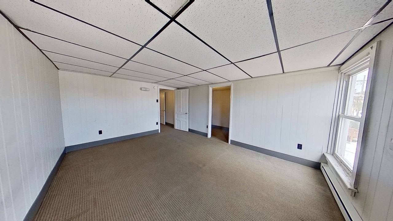 121B S Main St - Photo 7 of 8