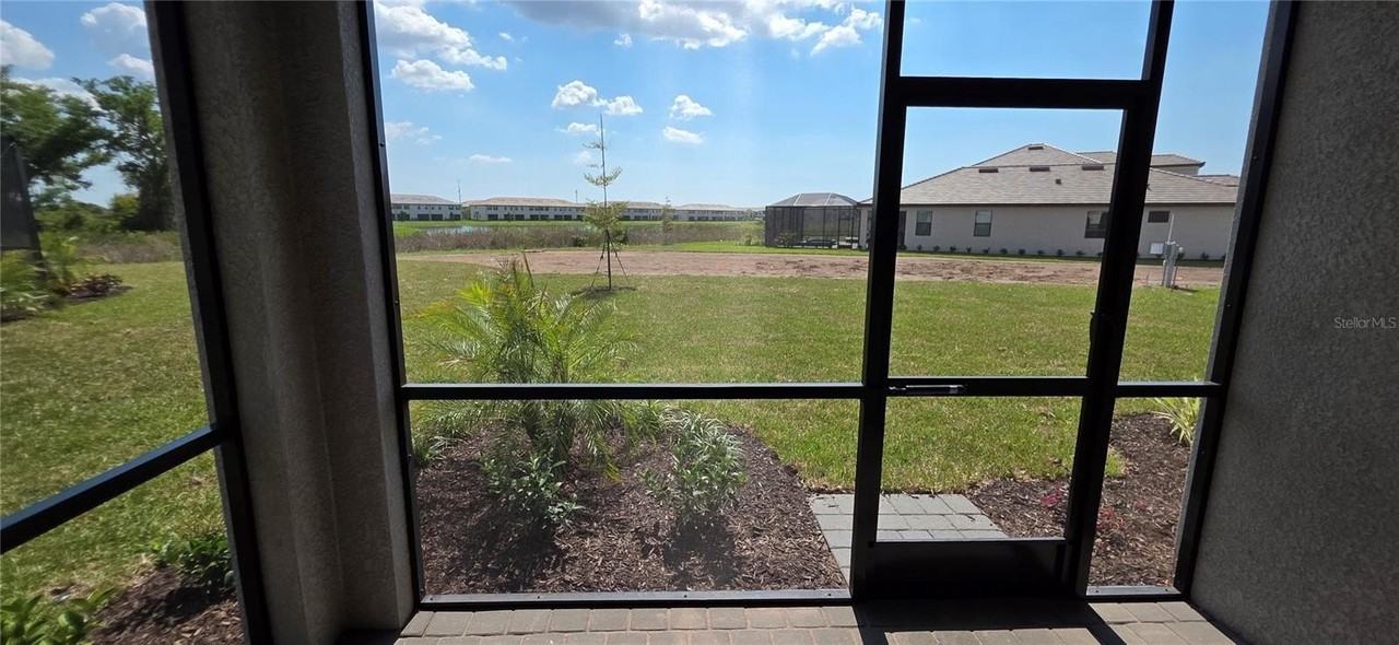 5310 Calypso Ct - Photo 5 of 32