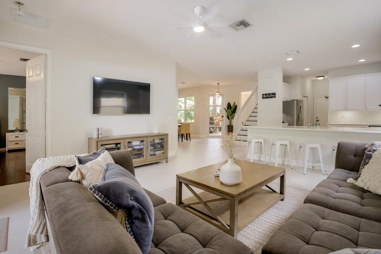 10894 Bitternut Hickory Ln - Photo 4 of 8