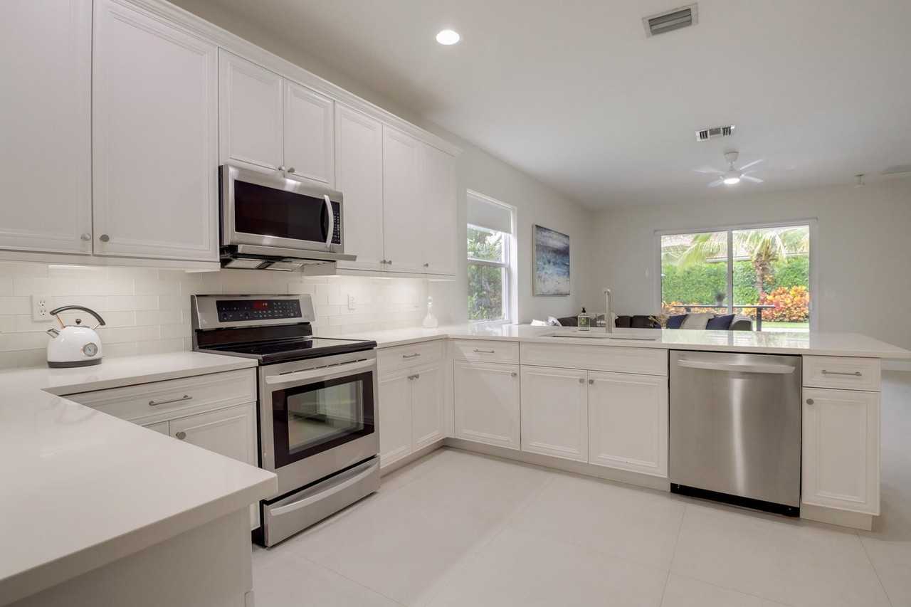 10894 Bitternut Hickory Ln - Photo 6 of 8