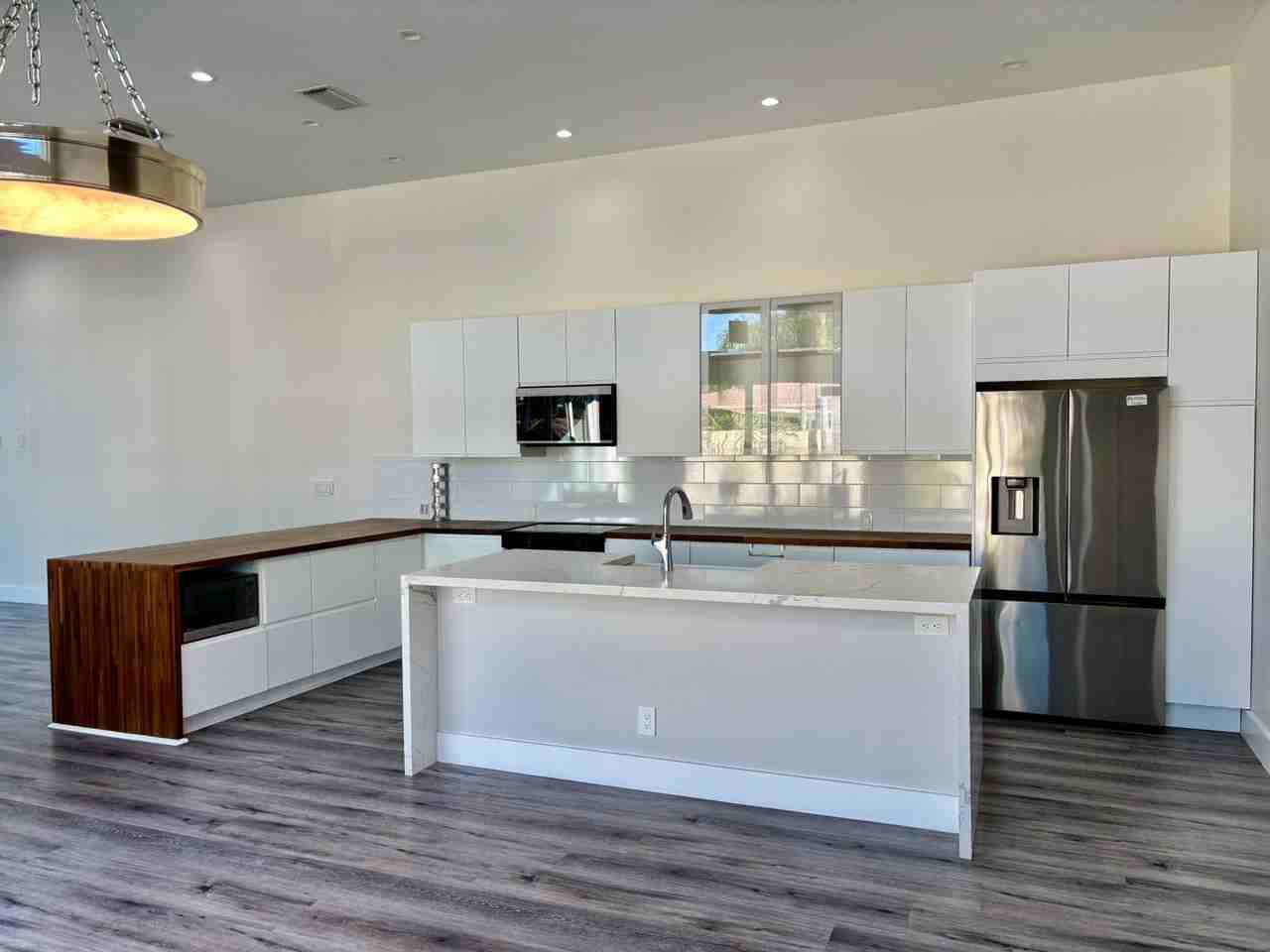 5865 Nw 125th Ave - Photo 5 of 8