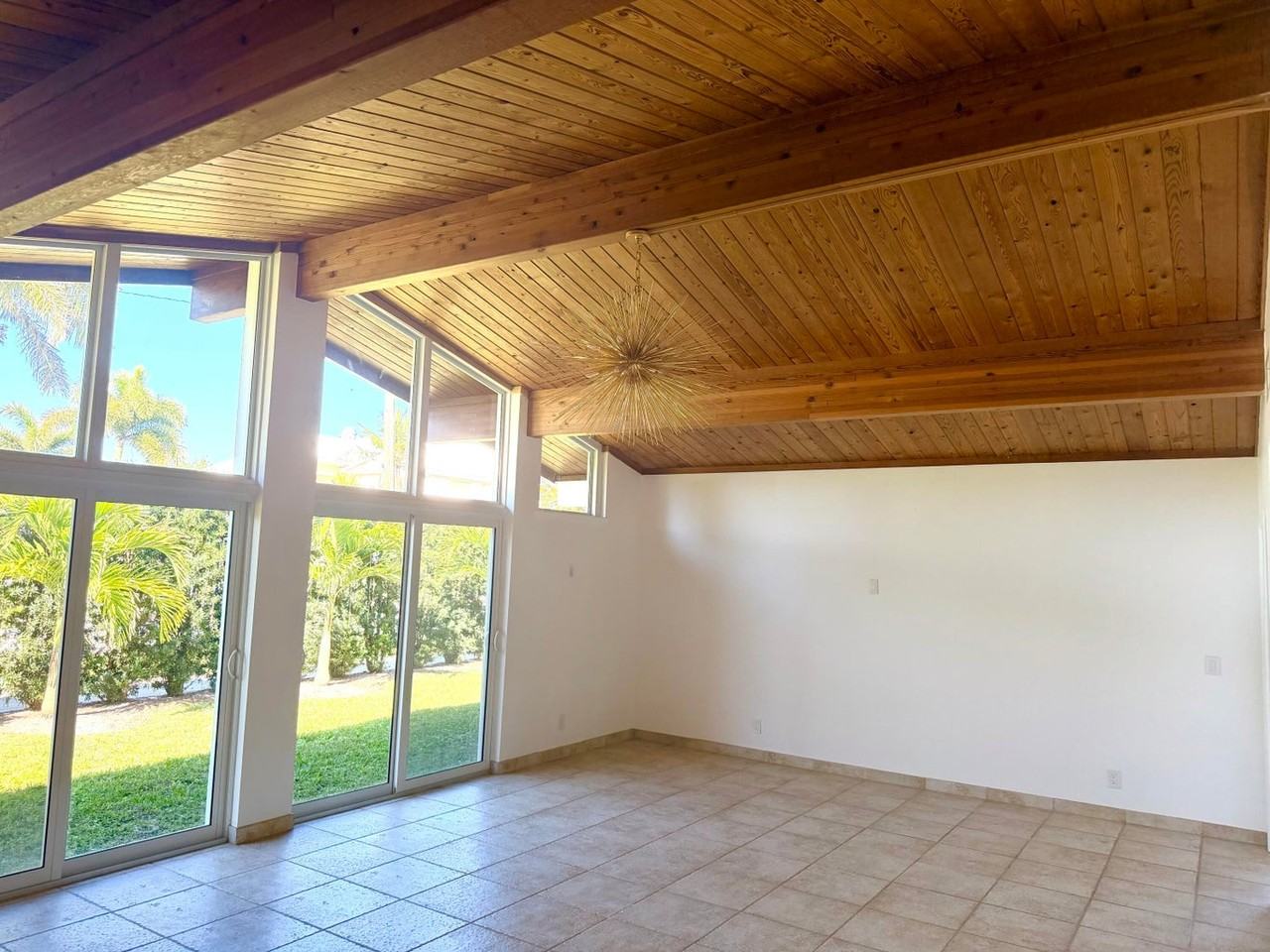 2015 Notre Dame Dr - Photo 6 of 8