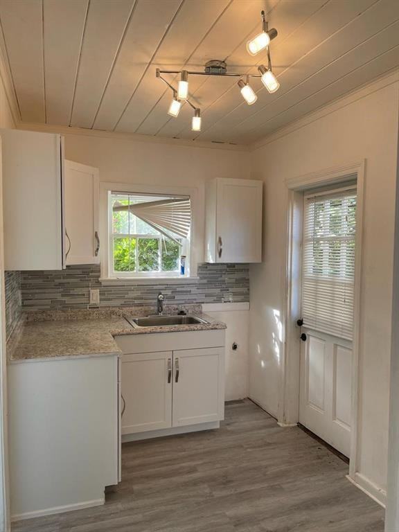 104 Ne 4th Ave #C - Photo 2 of 4