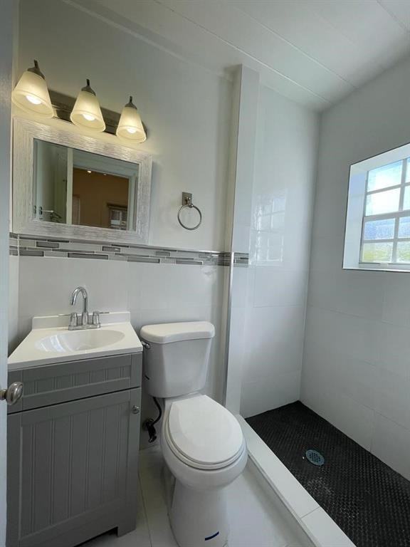 104 Ne 4th Ave #C - Photo 3 of 4