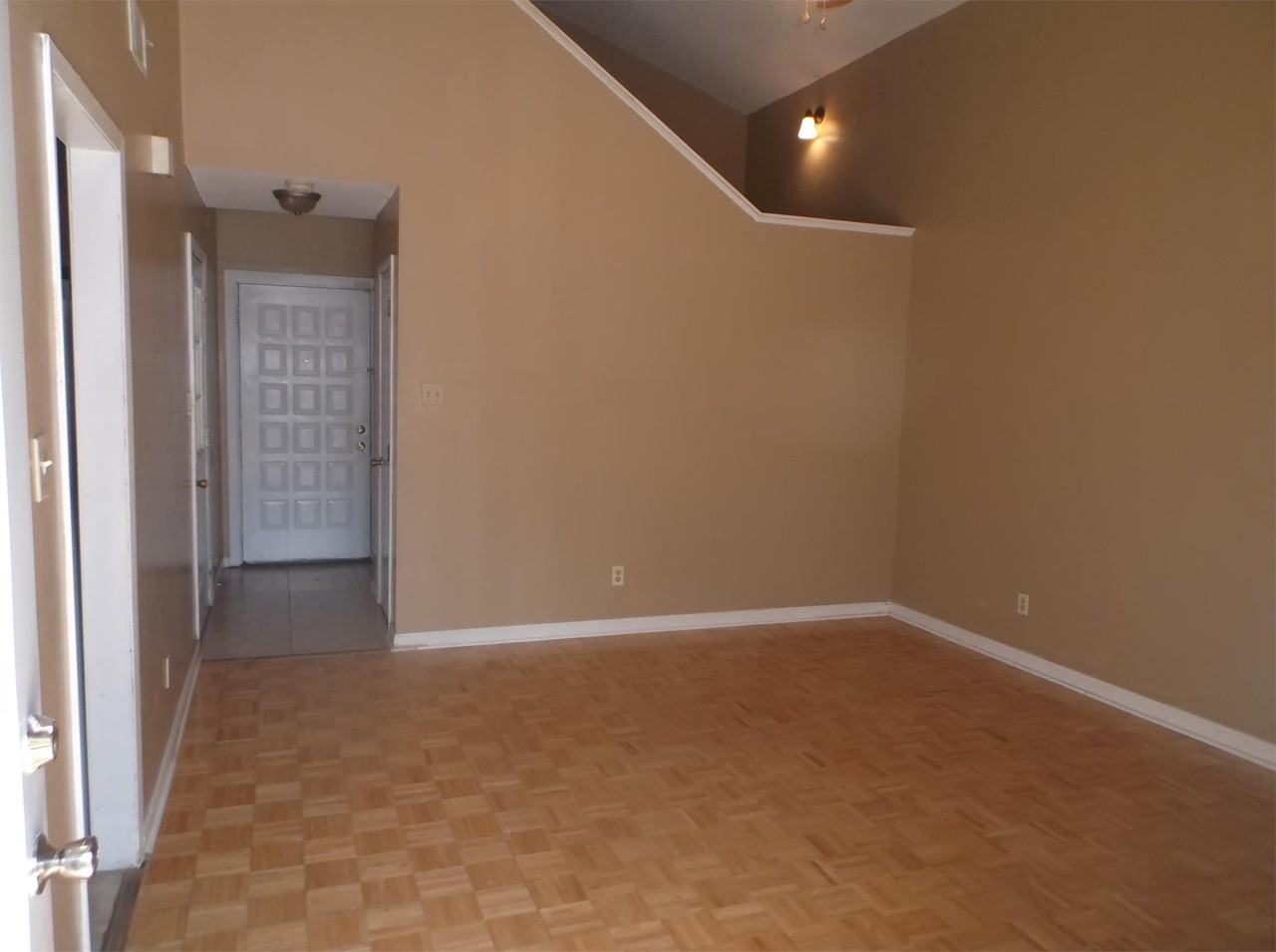 5 Crestwood Cir #1 - Photo 3 of 10