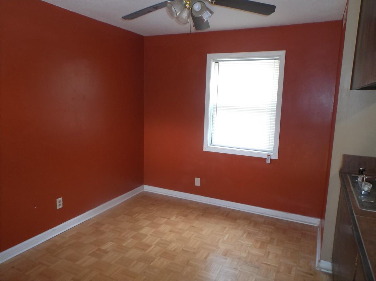 5 Crestwood Cir #1 - Photo 6 of 10