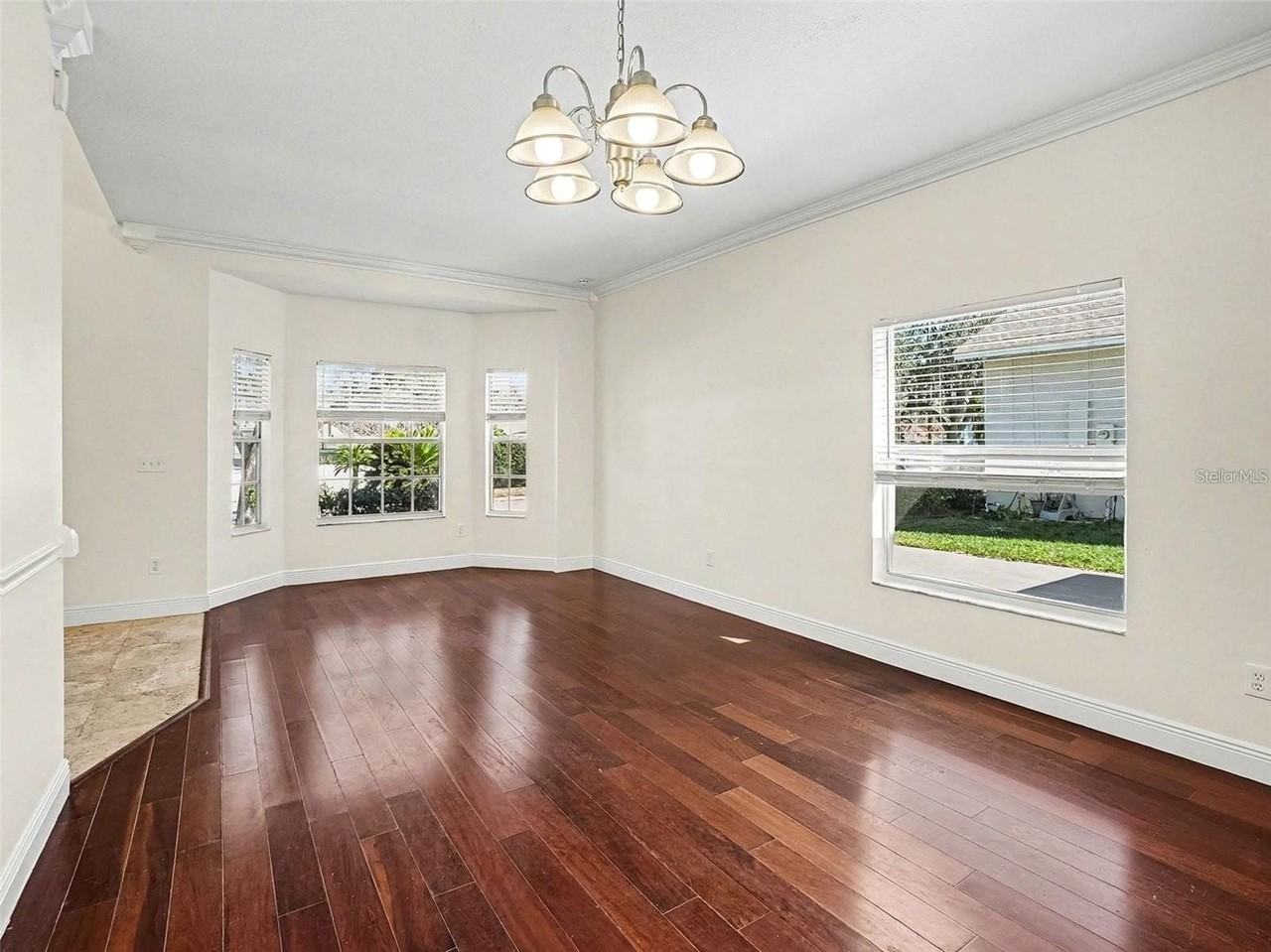 7728 Glynde Hill Dr - Photo 5 of 27