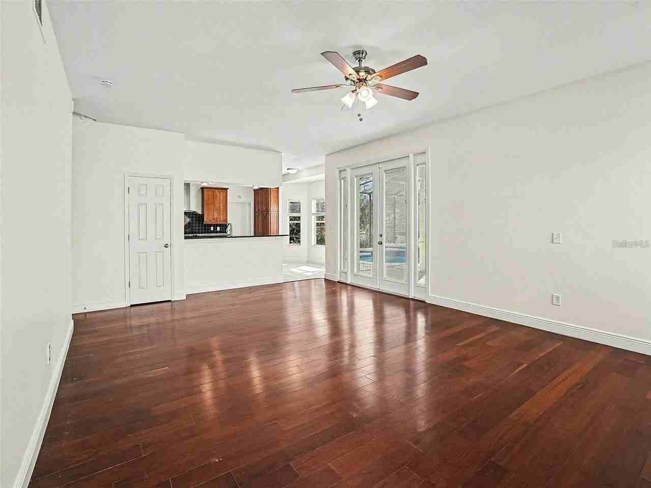 7728 Glynde Hill Dr - Photo 6 of 27