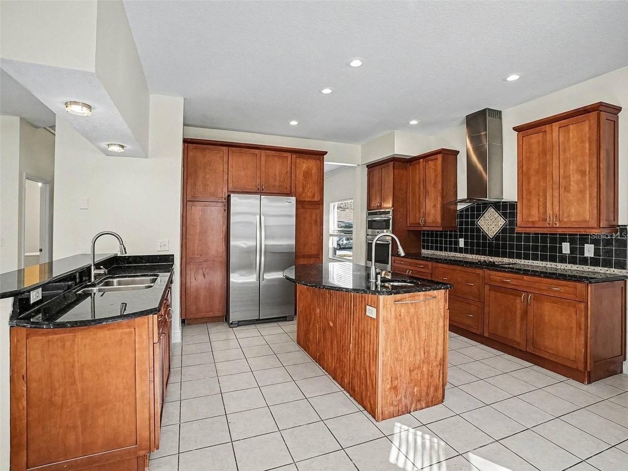 7728 Glynde Hill Dr - Photo 7 of 27