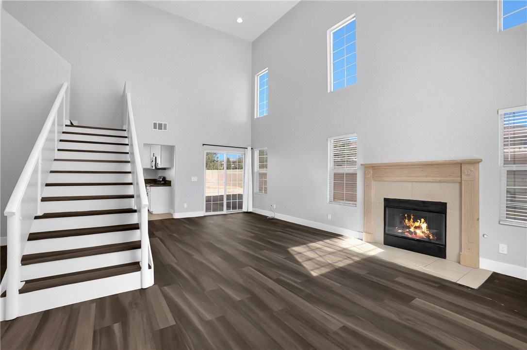 2141 E Nugent St - Photo 4 of 8