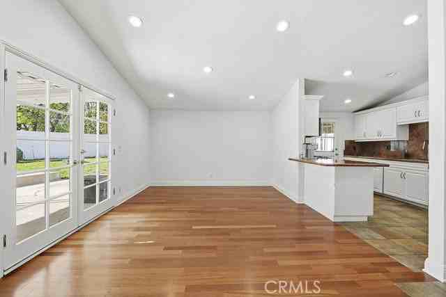 17106 Mandarin Ct - Photo 2 of 8