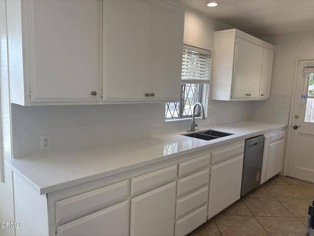 337 Knight Way - Photo 5 of 8