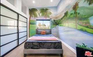 22616 Oxnard St - Photo 5 of 8