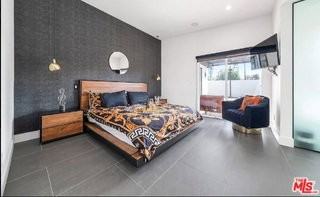 22616 Oxnard St - Photo 7 of 8