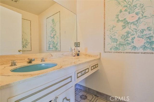 3744 Pine Ave - Photo 6 of 8