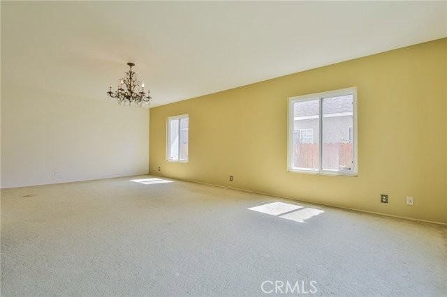 3744 Pine Ave - Photo 7 of 8