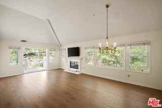 604 Palisades Dr - Photo 2 of 8