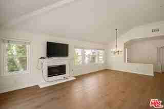 604 Palisades Dr - Photo 3 of 8